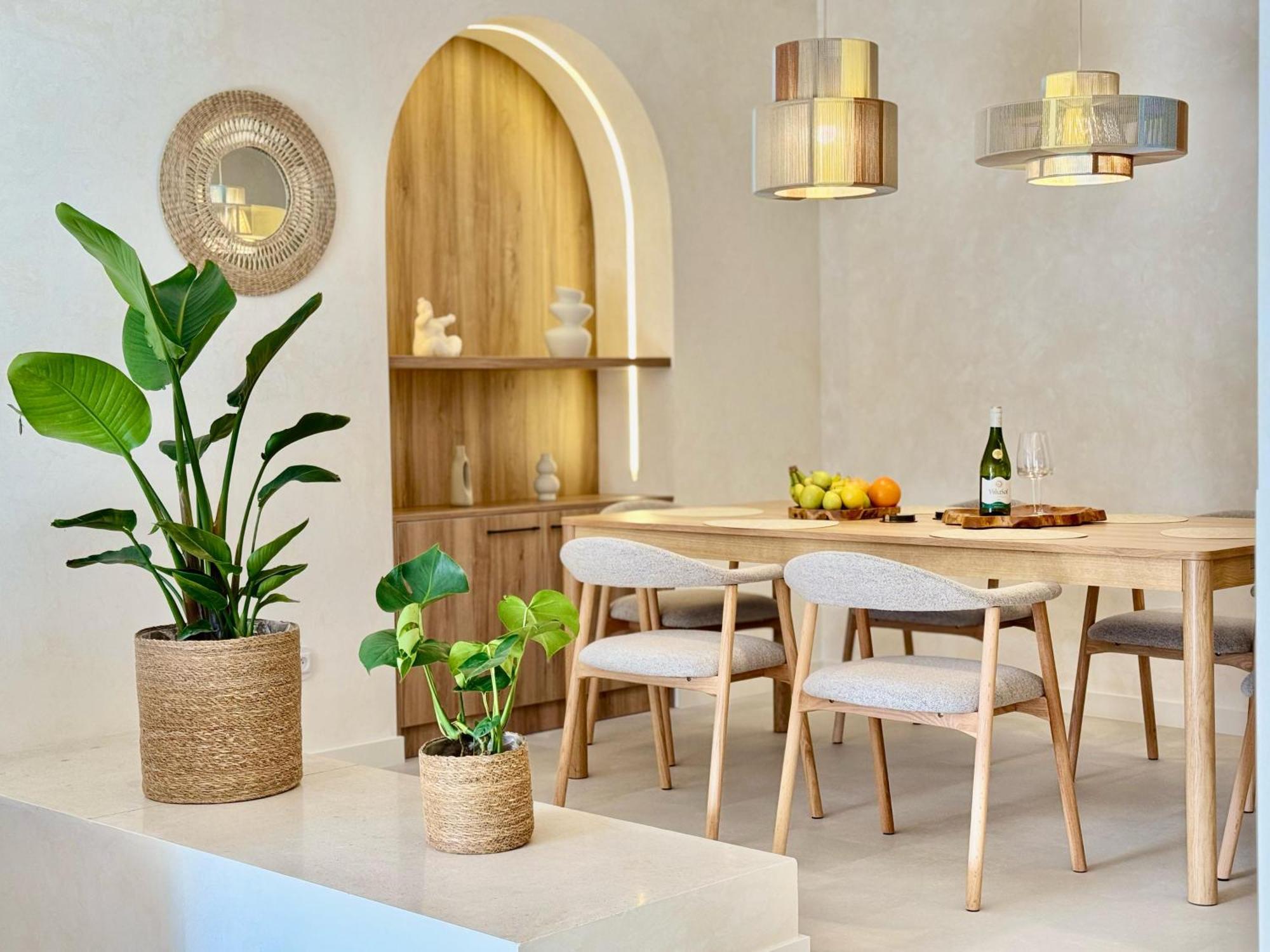 Oasis Riviera, Near Nikki Apartamento